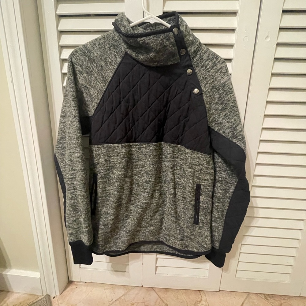 Woman’s Abercrombie and fitch button neck fleece